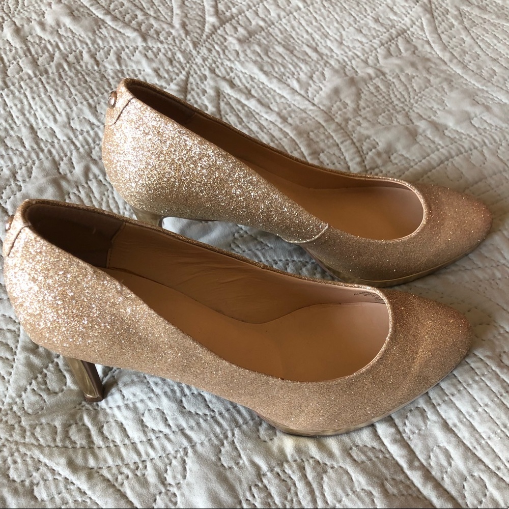 Liz Claiborne gold pumps